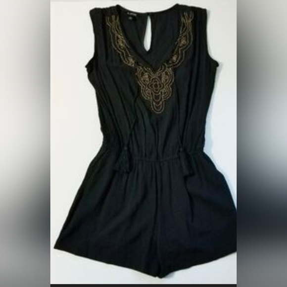 Forever 21 Black Garment - Picture 2 of 4